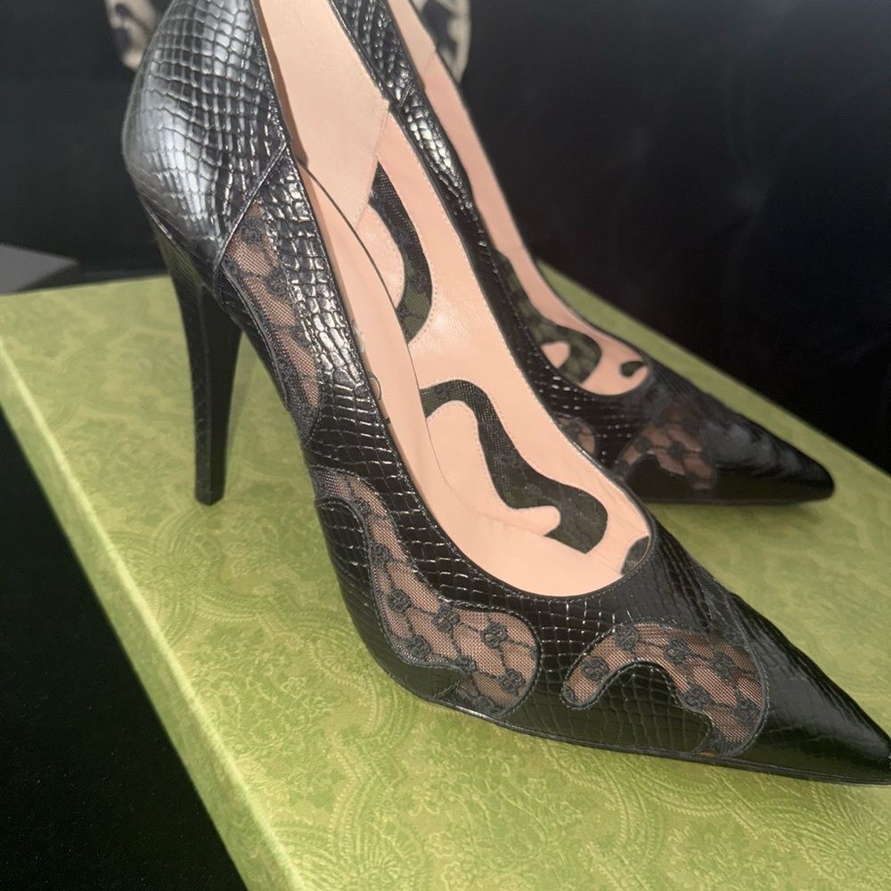 Brand new with box Gucci Elegant Black Lace Stiletto Heels - Picture 1 of 7